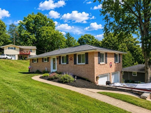1739 Evergreen Park Drive , Coshocton, OH 43812