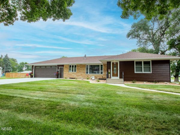 700 3RD STREET NE, Watertown, SD 57201