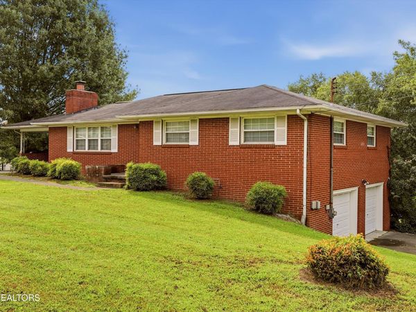 4214 Shangri-La Drive, Knoxville, TN 37914