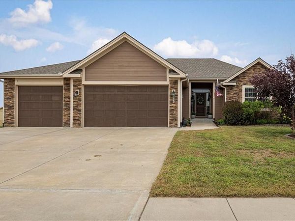 200 Rock Creek Terrace, Smithville, MO 64089