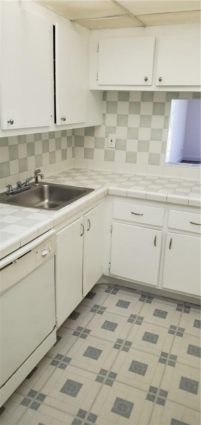 7900 Fairview Drive, Unit 206, Tamarac, FL 33321 Photo