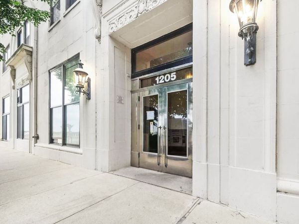 1205 W Sherwin Avenue , Unit 500, Chicago, IL 60626