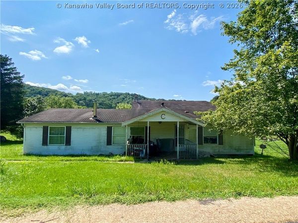 1175 Creston Road, Cottageville, WV 25239
