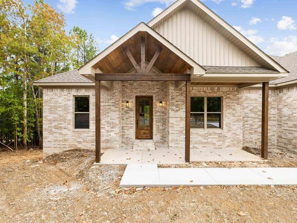 5 NUBARRON Lane, Hot Springs Village, AR 71909