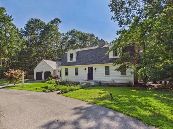 281 Neck Rd, Rochester, MA 02770