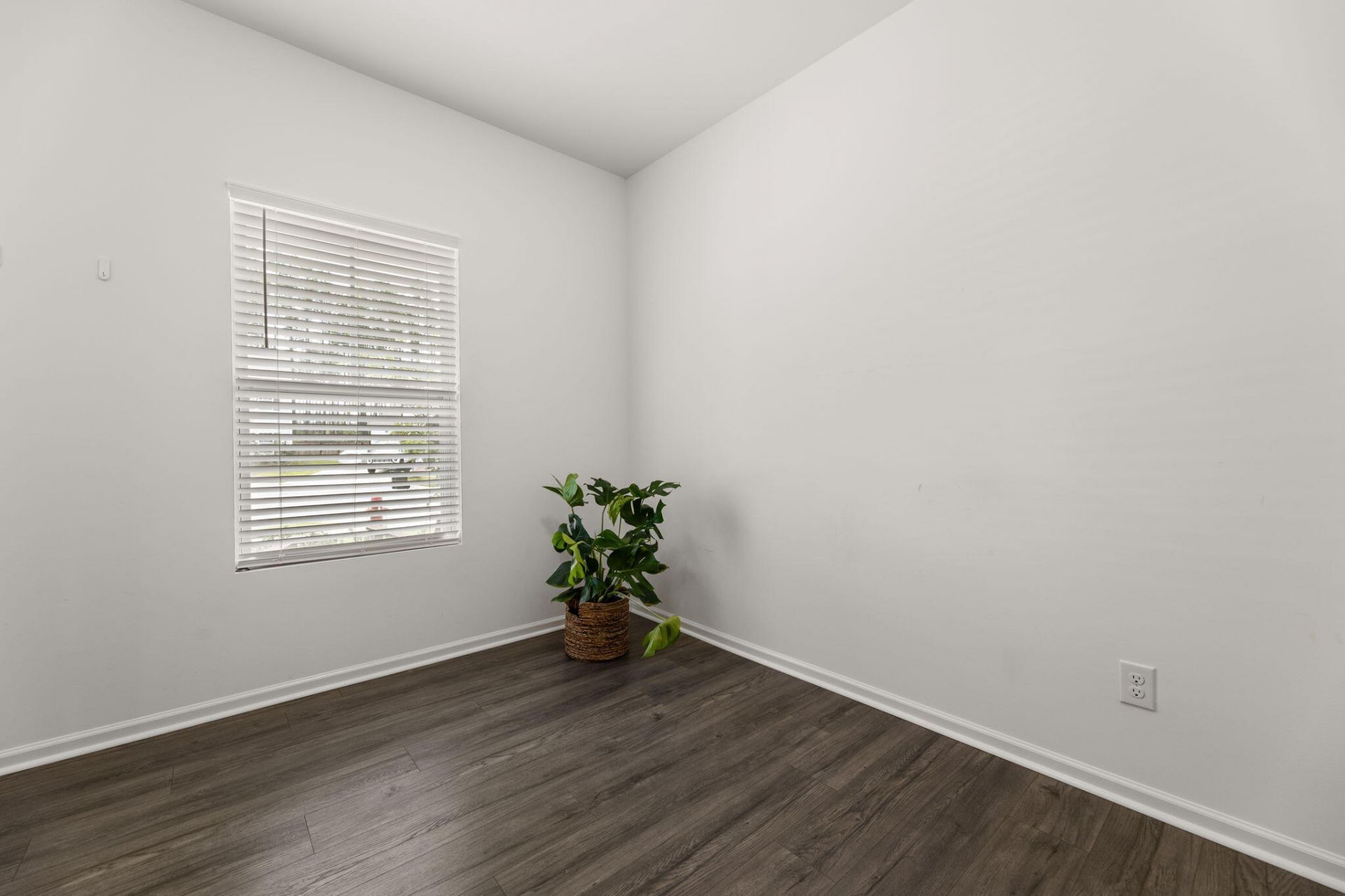 492 Fox Sparrow Court Photo 14