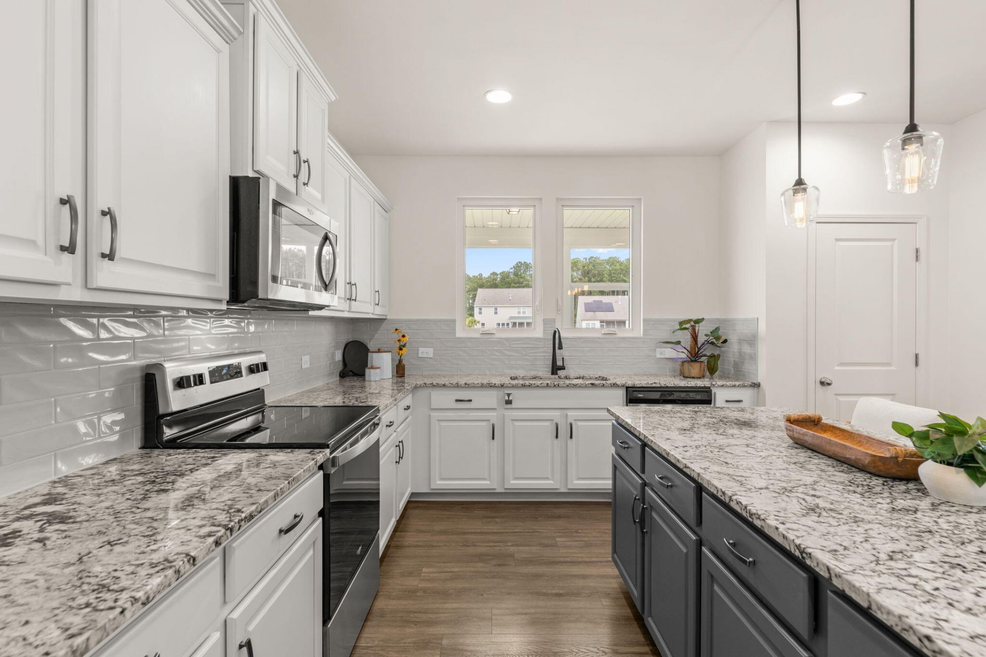 492 Fox Sparrow Court Photo 6