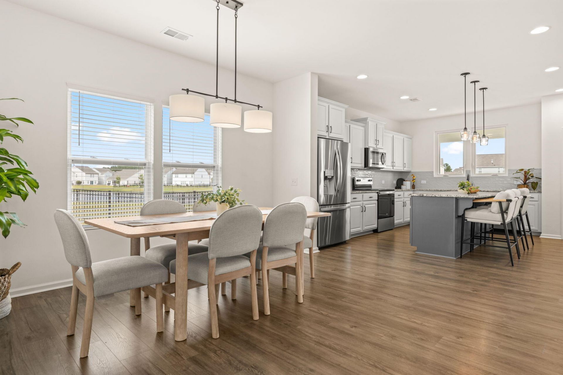 492 Fox Sparrow Court Photo 8