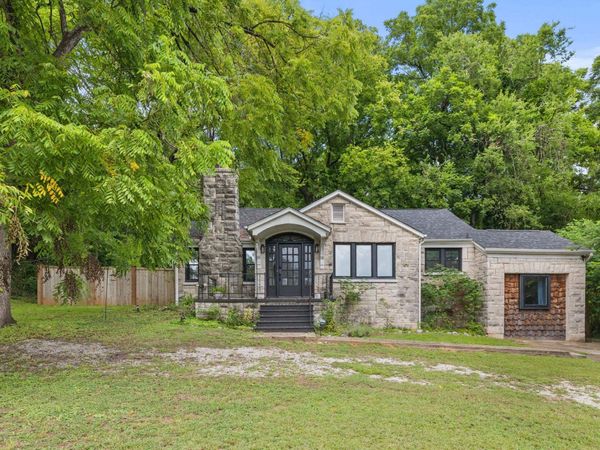 601 Crest St, Florence, AL 35630