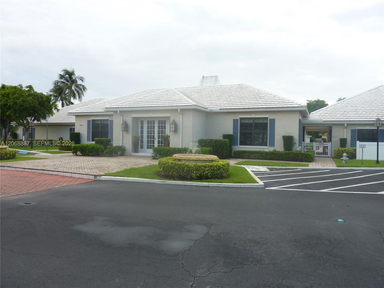 180 Cypress Club Dr, Unit 811, Pompano Beach, FL 33060 Photo