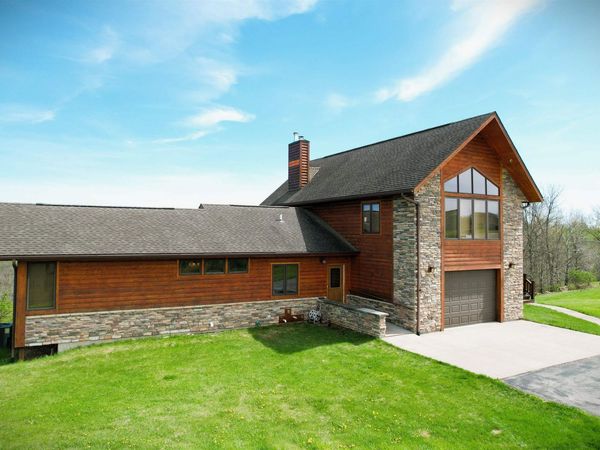 29001 Skyview Lane, Wauzeka, WI 53826