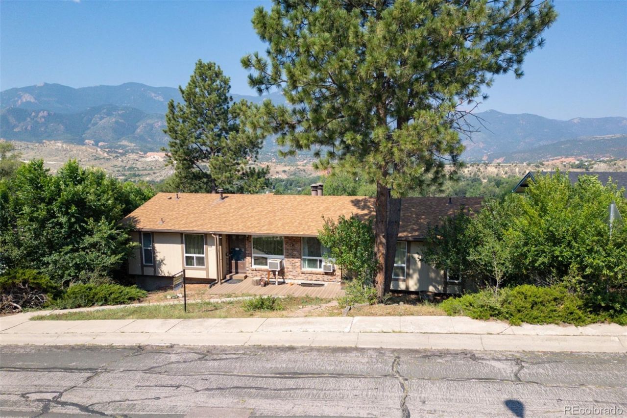 610 Crown Ridge Drive, Colorado Springs, CO 80904 Main Photo