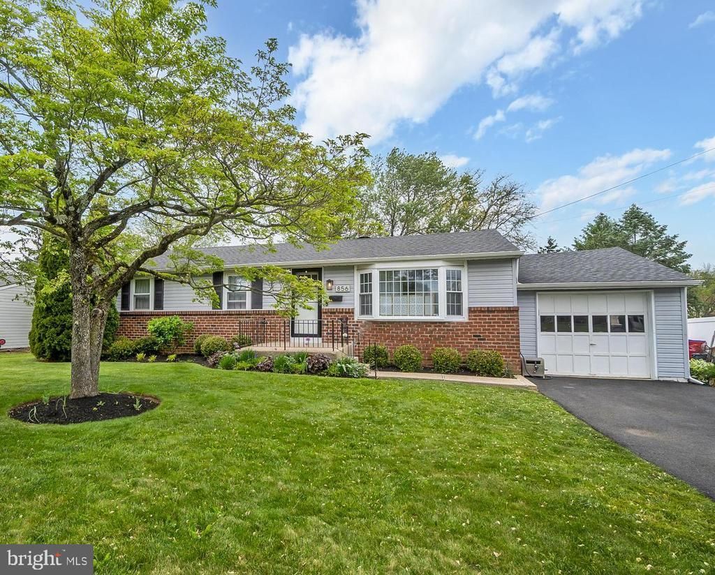 856 ROGER ROAD , WARMINSTER, PA 18974