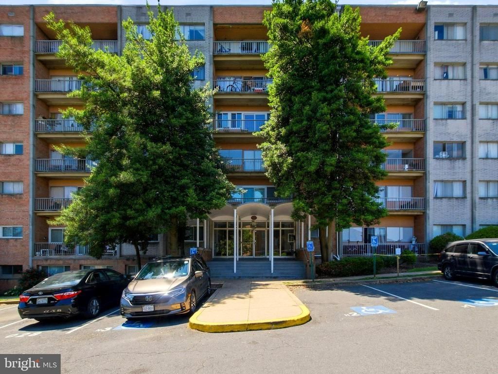 431 N Armistead Street N, Unit 307, Alexandria, VA 22312 Main Photo