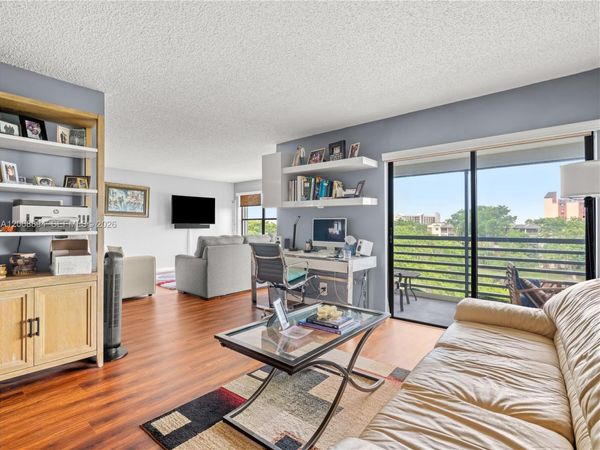 2314 S Cypress Bend Dr , Pompano Beach, FL 33069