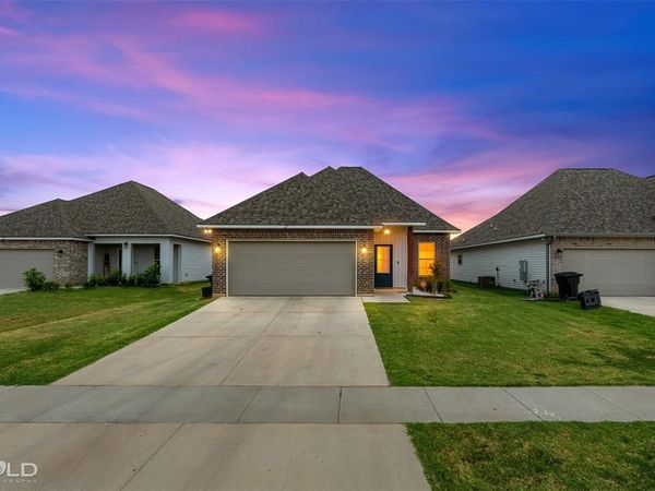 27 Venecia Court, Bossier City, LA 71111