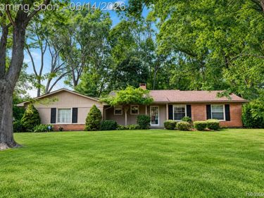 1111 Ashover Drive, Bloomfield Hills, Mi 48304