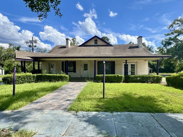 101 W Stuart Avenue, Lyons, GA 30436