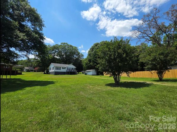 000 Woodhaven Drive , Mount Holly, NC 28120