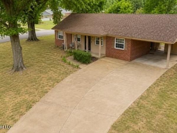 2117 Brookhaven Drive, Southaven, MS 38671