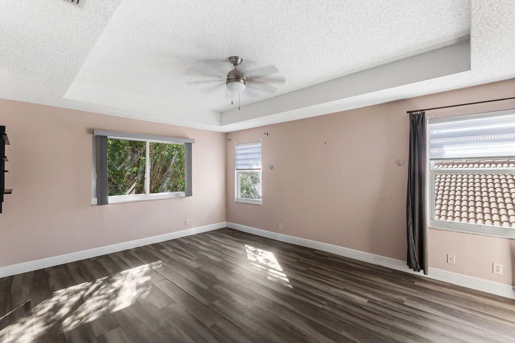 6384 Adriatic Way, West Palm Beach, FL 33413 Photo