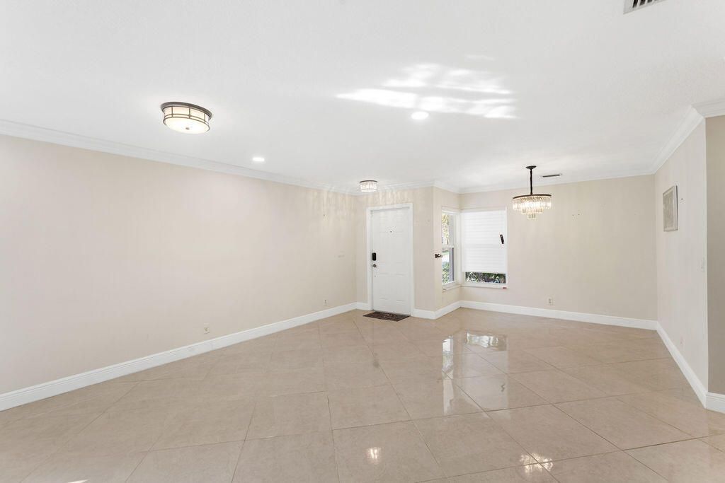 6384 Adriatic Way, West Palm Beach, FL 33413 Photo