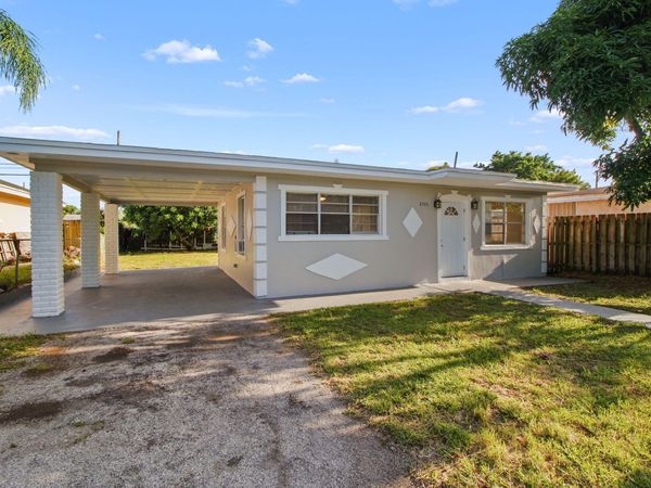 4546 CARVER Street, Kenwood Estates, FL 33463
