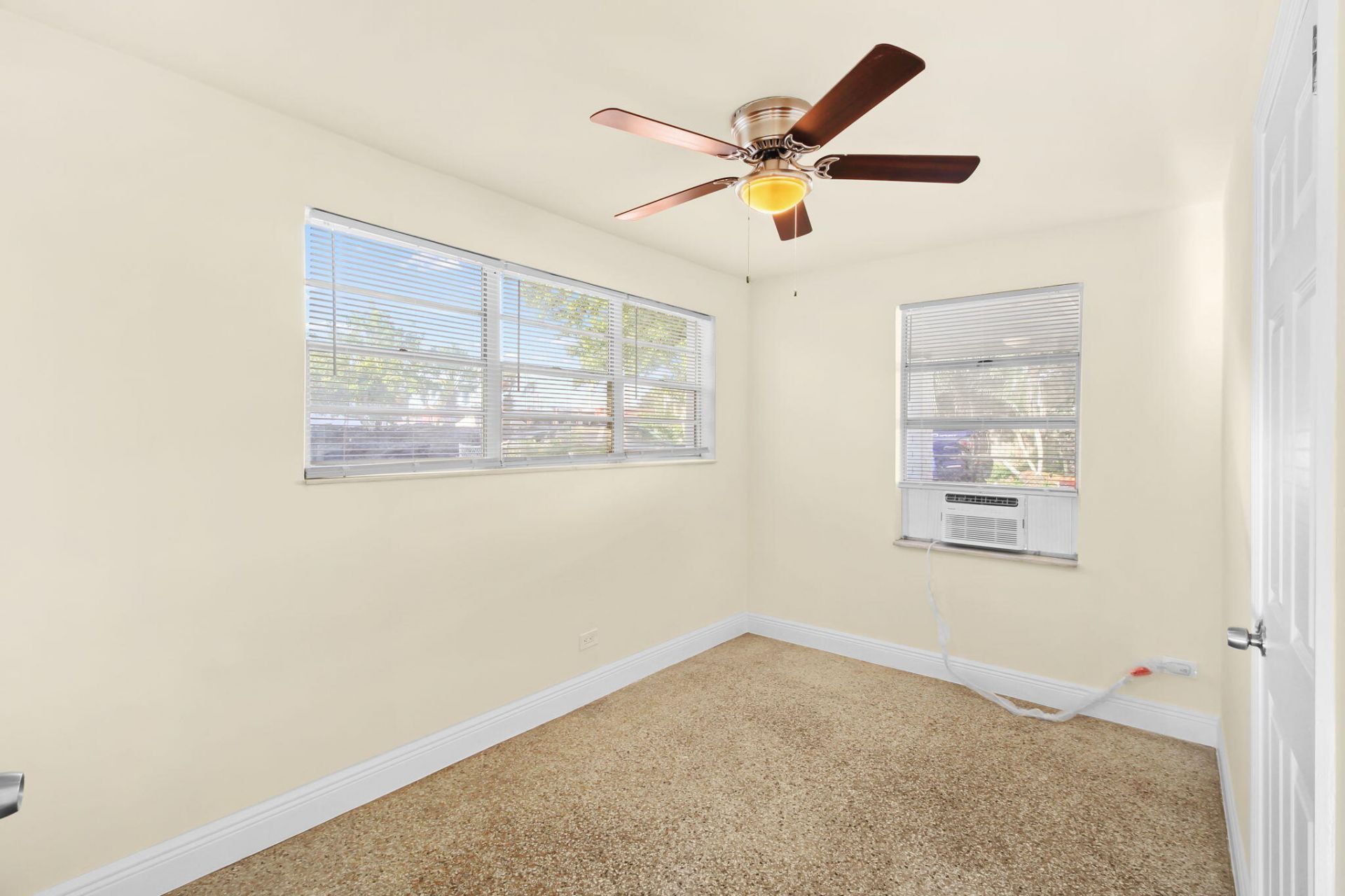 4546 Carver Street, Kenwood Estates, FL 33463 Photo