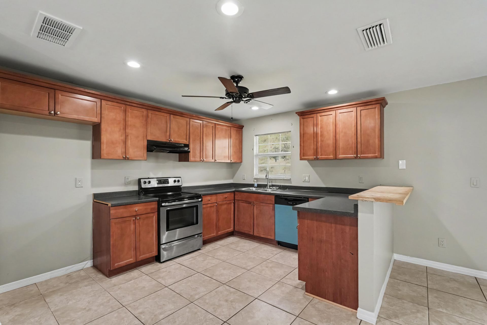 502 NE Solida Circle, Port Saint Lucie, FL 34983 Photo