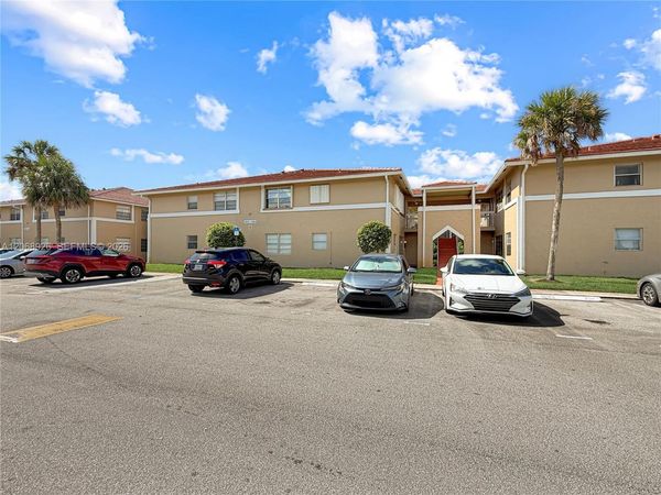 10056 Twin Lakes Dr , Unit 37-D, Coral Springs, FL 33071