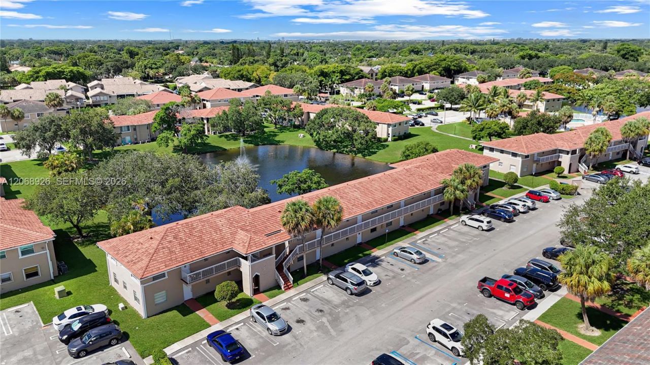 10056 Twin Lakes Dr, Unit 37-D, Coral Springs, FL 33071 Photo