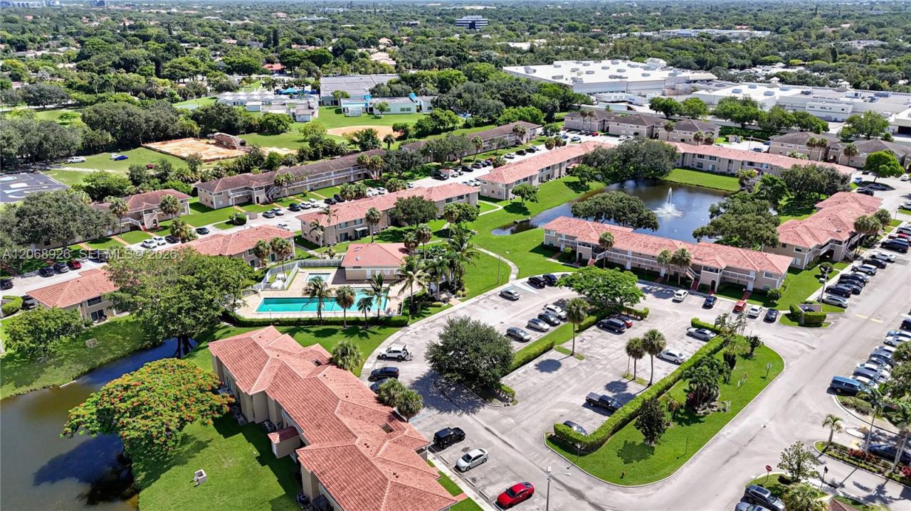 10056 Twin Lakes Dr, Unit 37-D, Coral Springs, FL 33071 Photo