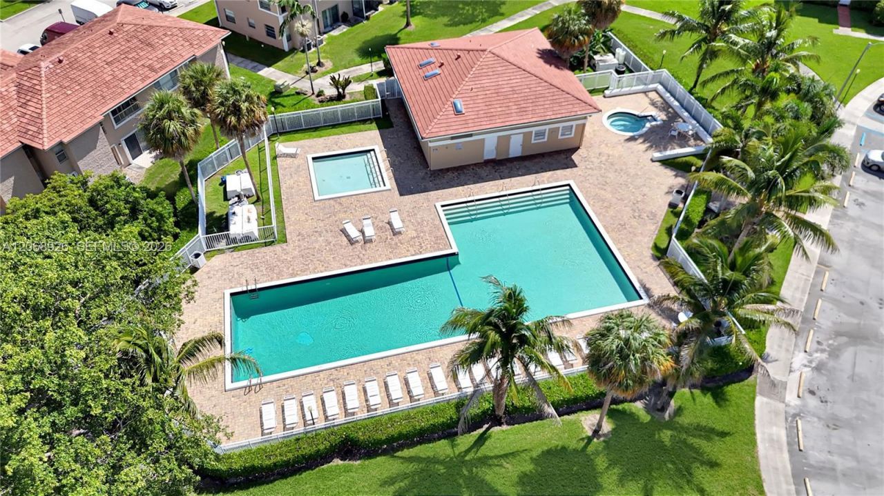 10056 Twin Lakes Dr, Unit 37-D, Coral Springs, FL 33071 Photo