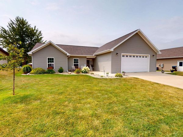 419 VALLEY VIEW DR, Cherokee, IA 51012