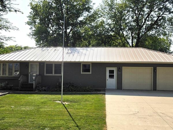 809 O'Brien St, Sanborn, IA 51248