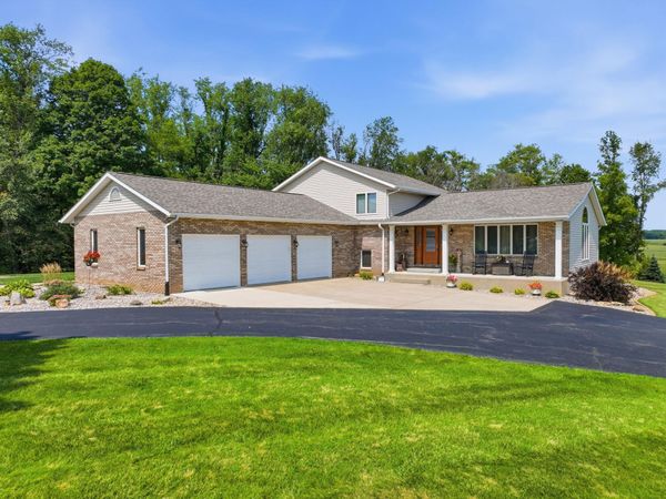 463 E 525 N , Valparaiso, IN 46383