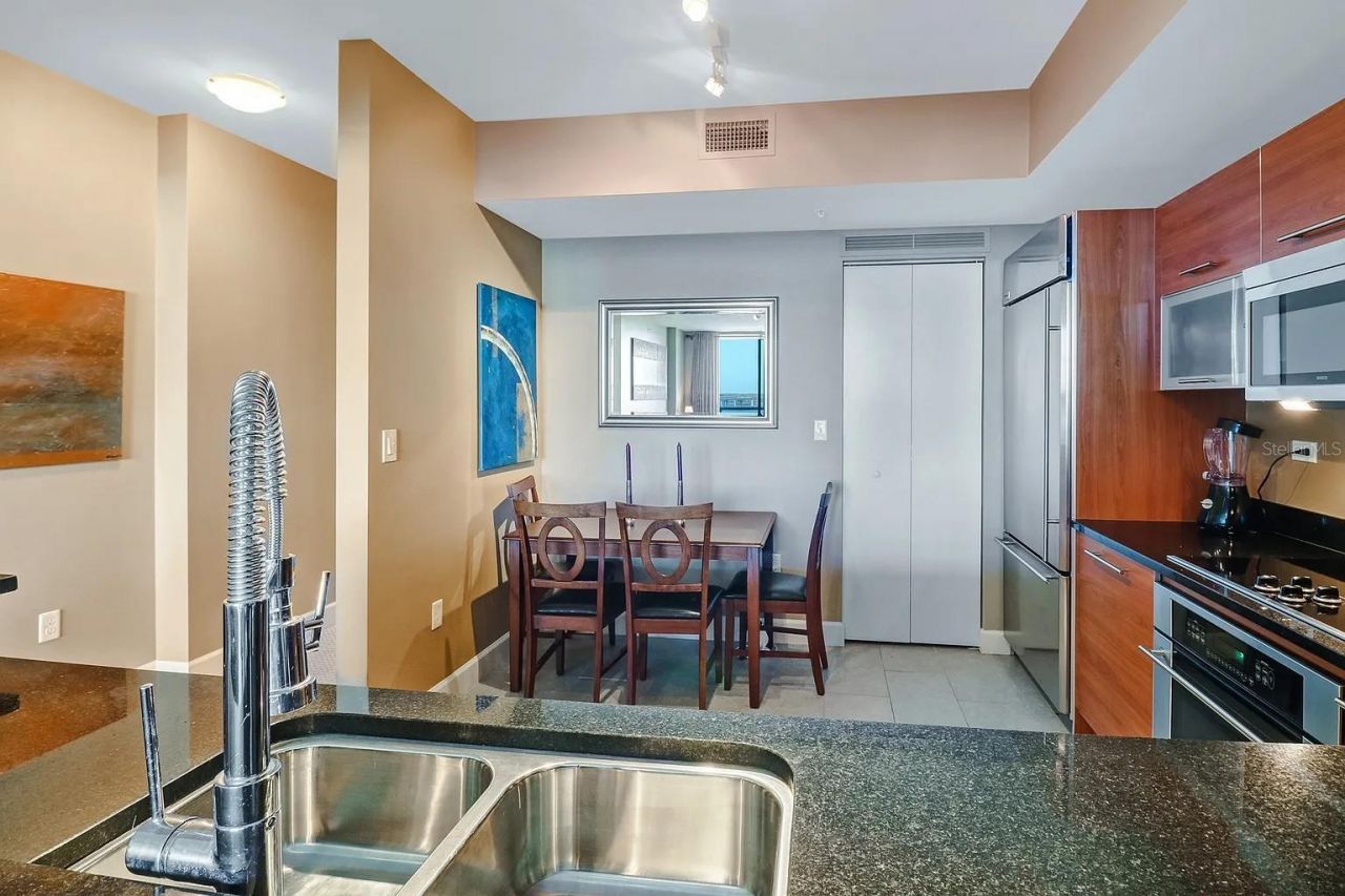 3000 Oasis Grand Boulevard, Unit 1002, Fort Myers, FL 33916 Photo