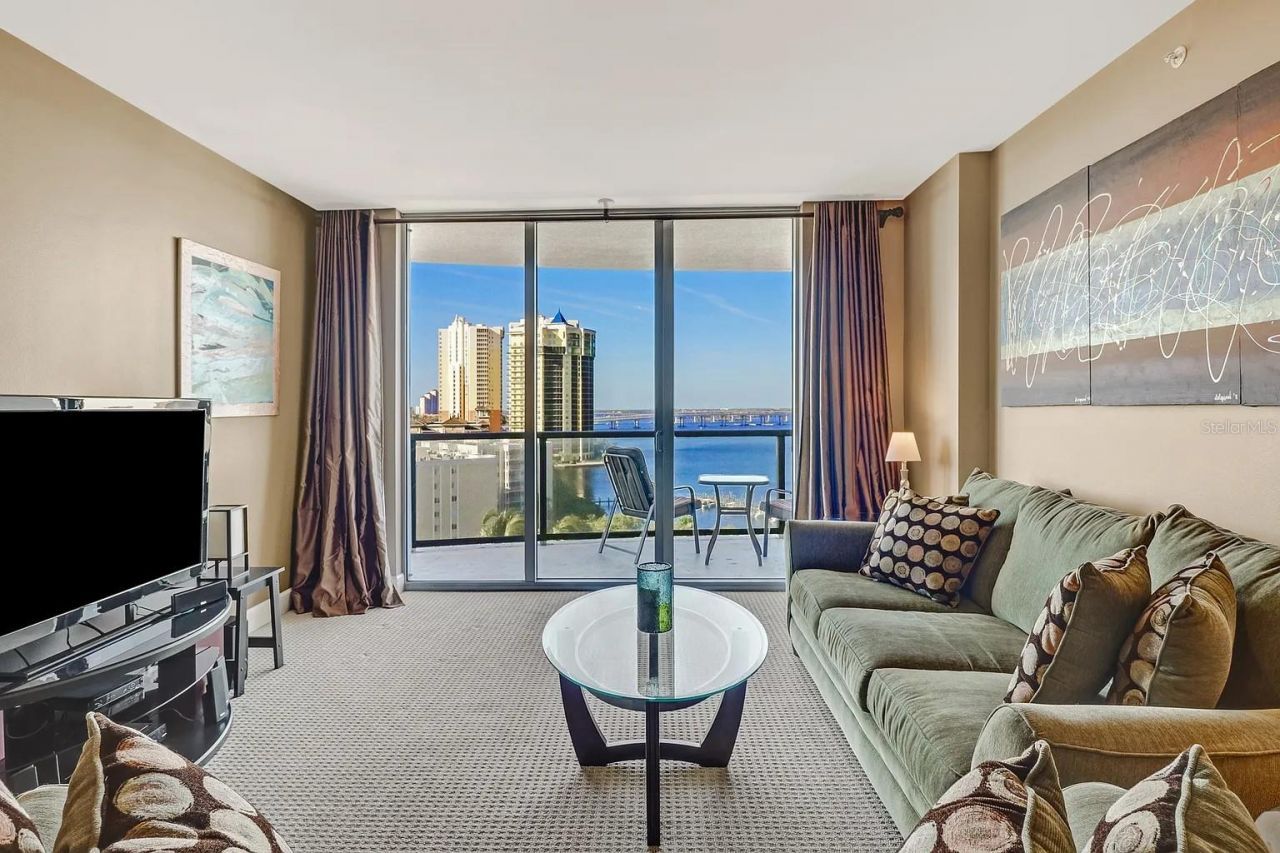 3000 Oasis Grand Boulevard, Unit 1002, Fort Myers, FL 33916 Photo