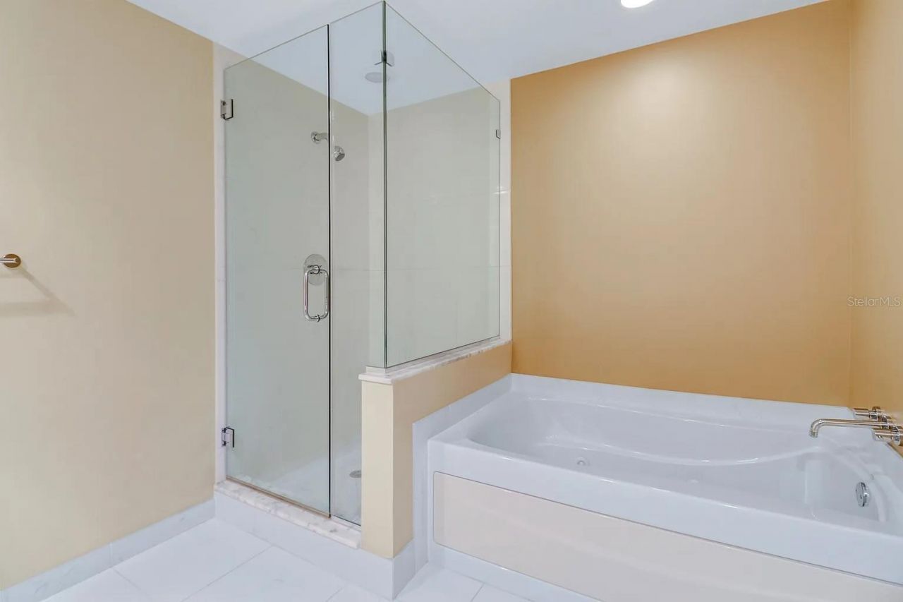 3000 Oasis Grand Boulevard, Unit 1002, Fort Myers, FL 33916 Photo