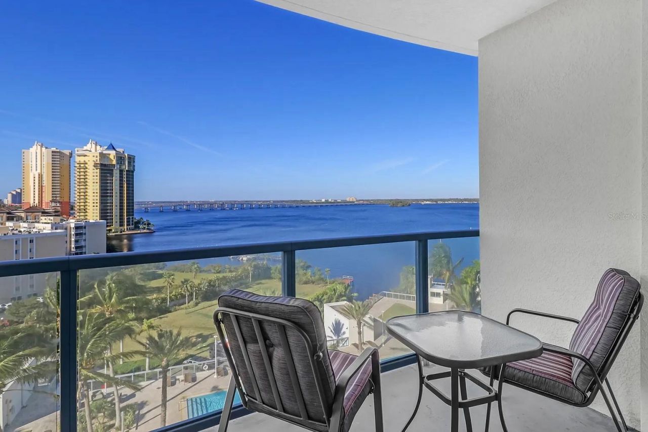 3000 Oasis Grand Boulevard, Unit 1002, Fort Myers, FL 33916 Photo