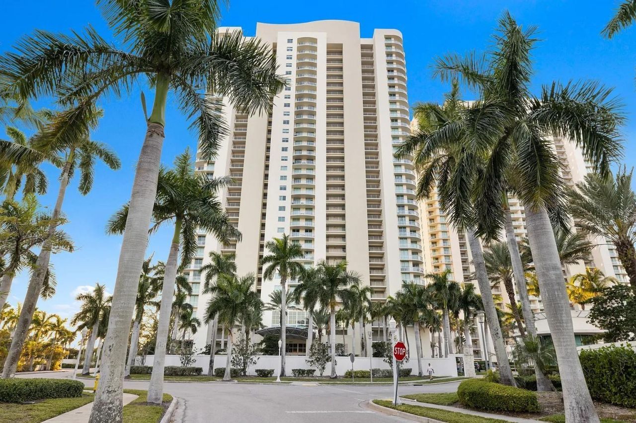 3000 Oasis Grand Boulevard, Unit 1002, Fort Myers, FL 33916 Photo