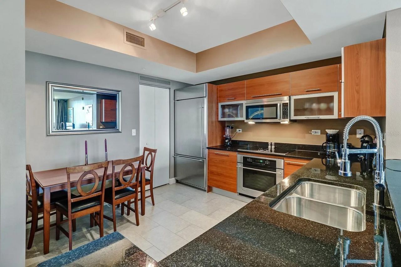 3000 Oasis Grand Boulevard, Unit 1002, Fort Myers, FL 33916 Photo