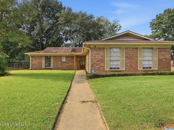 2805 Pine Circle Drive, Pearl, MS 39208