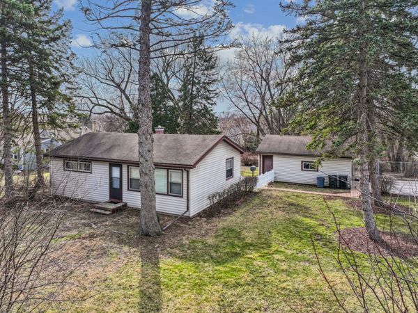 1484 N Hicks Road , Palatine, IL 60067