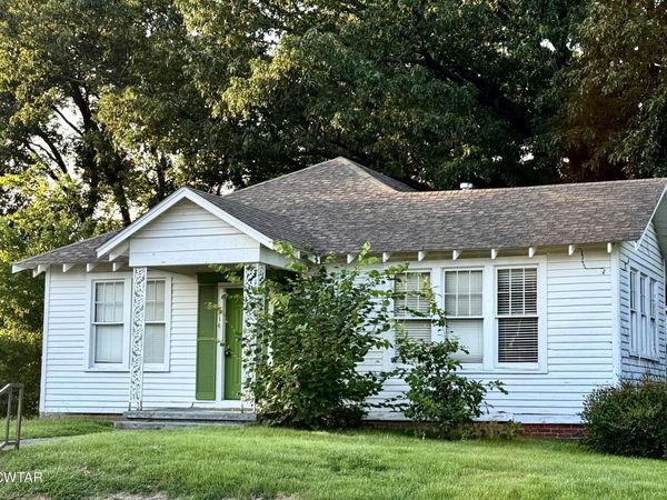 214 E Parkview Street , Dyersburg, TN 38024