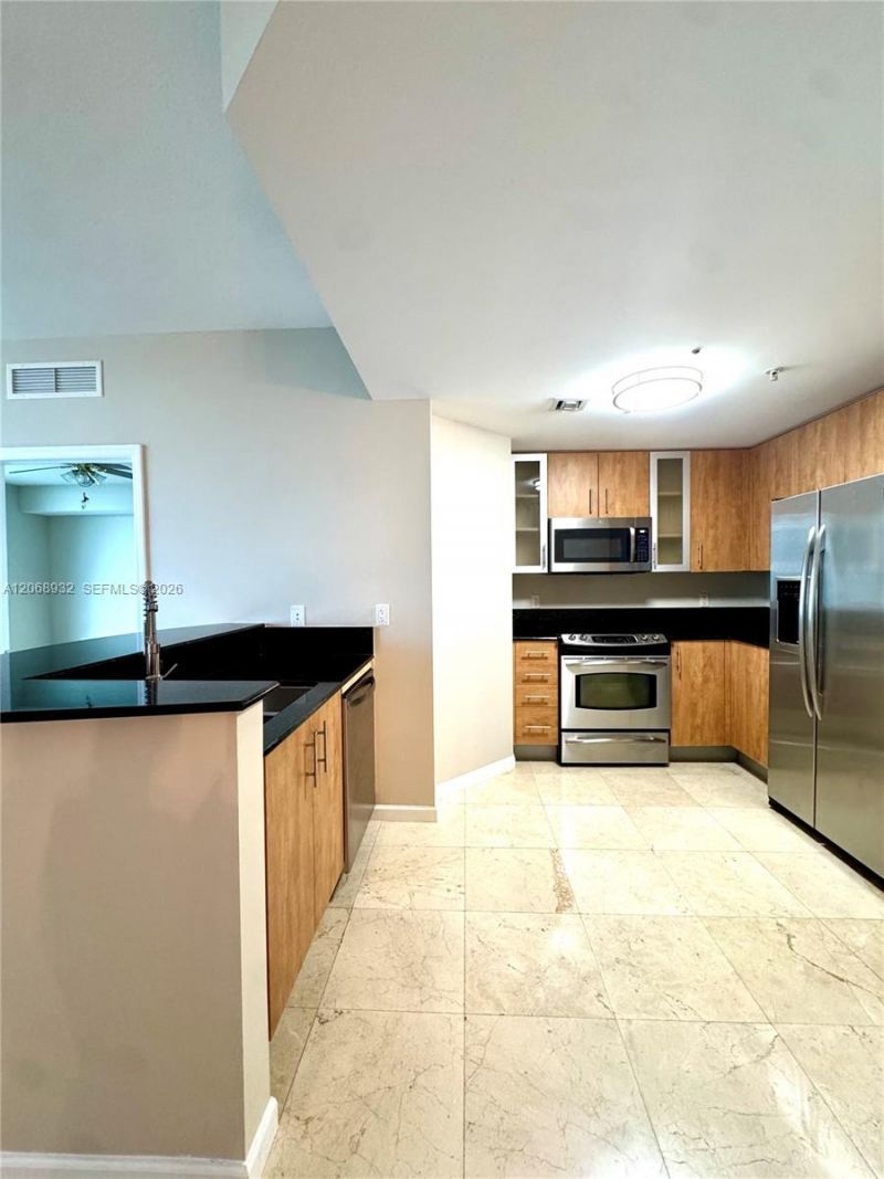 7900 Harbor Island Dr , Unit 608, North Bay Village, FL 33141 Photo