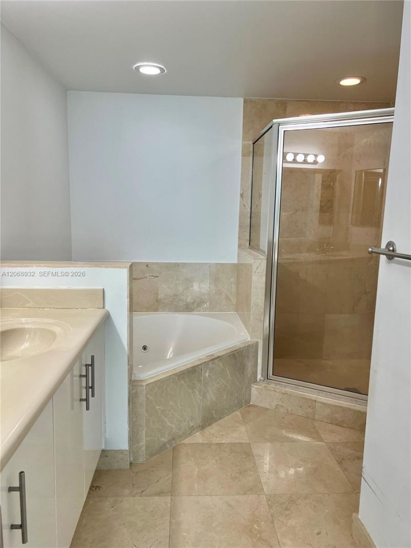 7900 Harbor Island Dr , Unit 608, North Bay Village, FL 33141 Photo