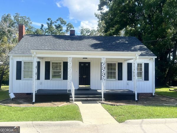127 W Stuart Avenue, Lyons, GA 30436