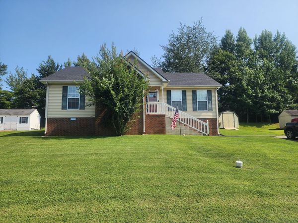 1043 Woodbrier Ln , Greenbrier, TN 37073