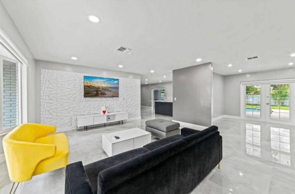 4811 Hayes Street, Hollywood, FL 33021 Photo